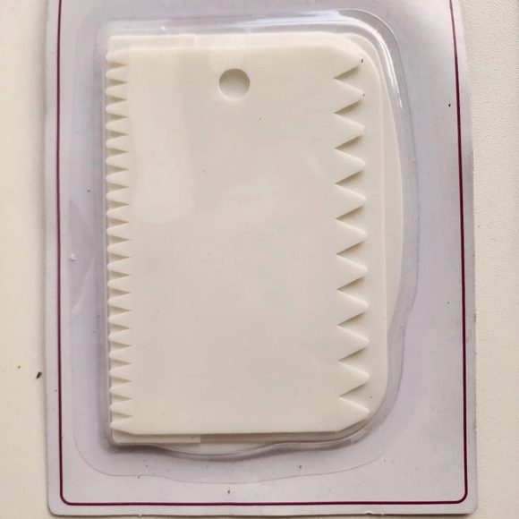 Voila Brand Cake Decorating Due -3 Pack Icing Combs Tool Set - Picture 3 of 11